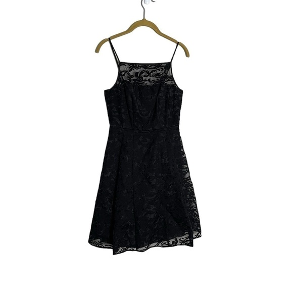Calvin Klein Black Lace Overlay Fit Flare Cocktail Dress Formal 2 Petite - Picture 1 of 6